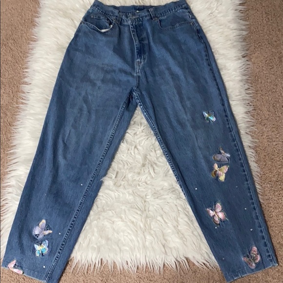 Quacker Factory Denim - Quacker Factory Butterfly Embroidered Mom Jeans